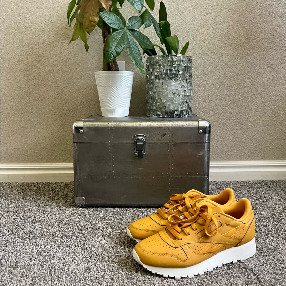 Reebok Classic Leather Sneakers